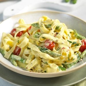 Bandnudeln mit Spargel